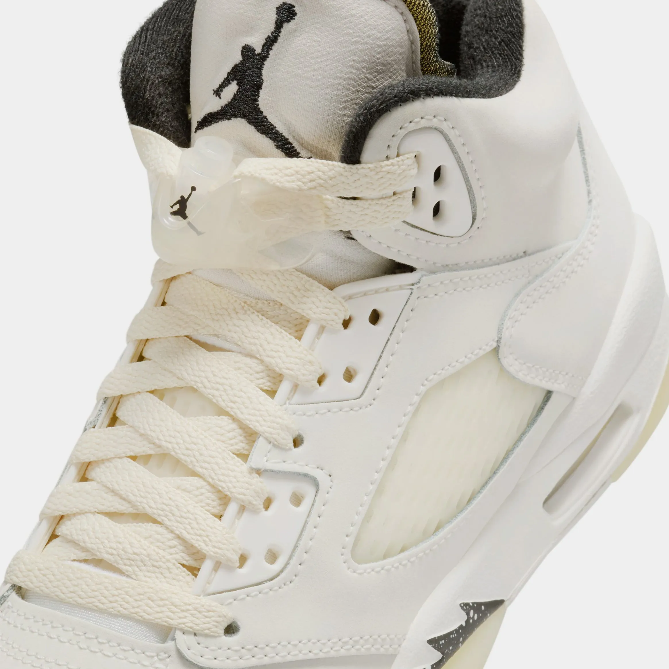 Air Jordan 5 Retro SE Sail Grade School Lifestyle Shoes (Sail/Black/Orewood Brown)