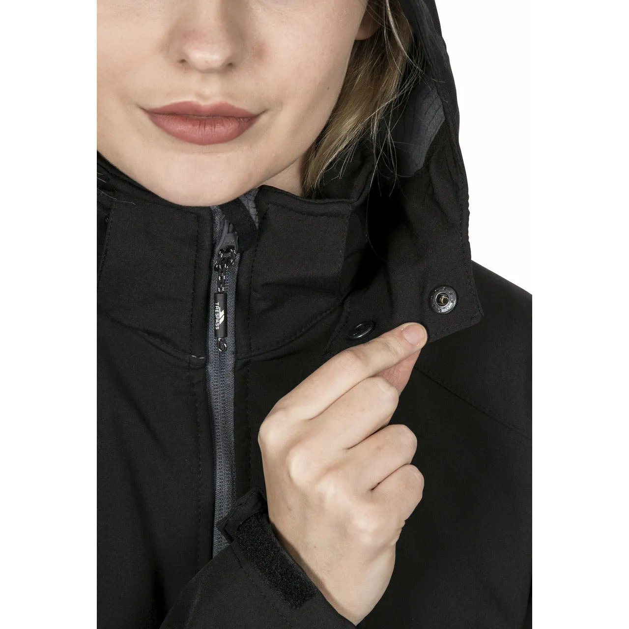 Bela 2 Women's Soft Shell Jacket in Black